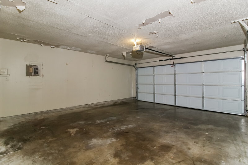2,055/Mo, 2322 Pueblo Dr Garland, TX 75040 Garage View 2