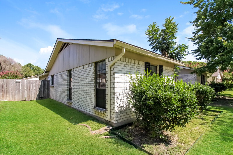 2,055/Mo, 2322 Pueblo Dr Garland, TX 75040 Side View