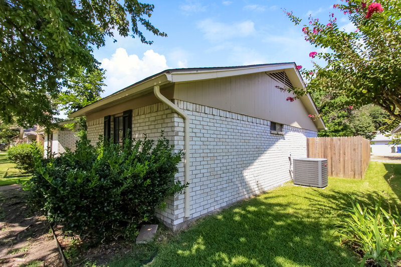 2,055/Mo, 2322 Pueblo Dr Garland, TX 75040 Side View 2