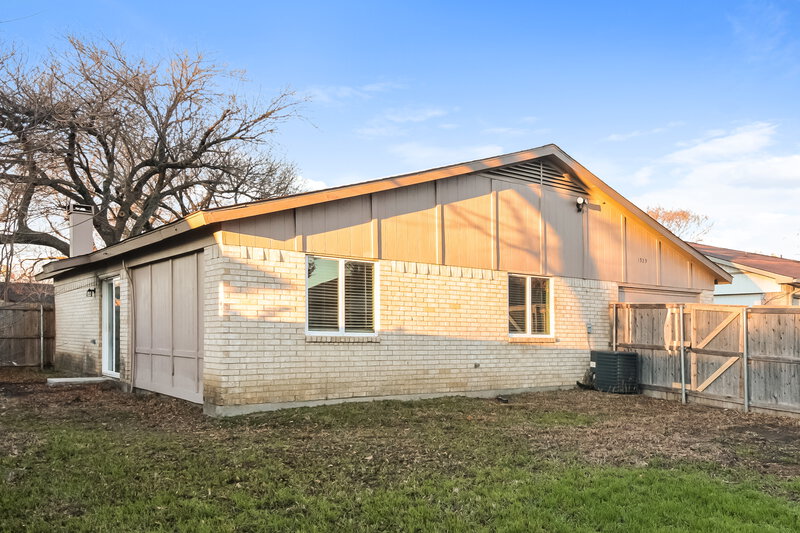 2,435/Mo, 1929 Palo Duro Dr Garland, TX 75040 Rear View