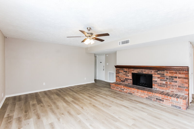 1,765/Mo, 6505 Alta Oaks Dr Garland, TX 75043 Living Room View 2