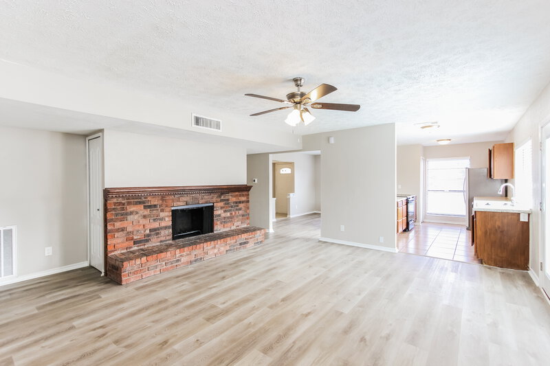 1,765/Mo, 6505 Alta Oaks Dr Garland, TX 75043 Living Room View 3