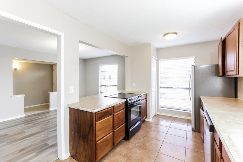 1,765/Mo, 6505 Alta Oaks Dr Garland, TX 75043 Kitchen View