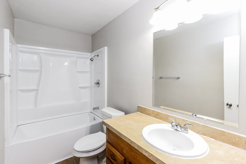 1,765/Mo, 6505 Alta Oaks Dr Garland, TX 75043 Bathroom View