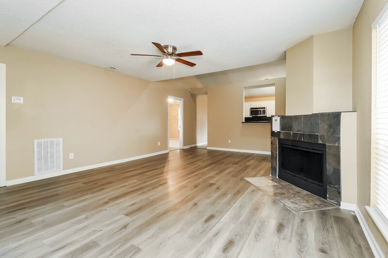 2,165/Mo, 5112 Wedgewood Dr Garland, TX 75043 Living Room View 2