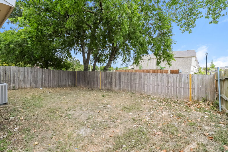 2,165/Mo, 5112 Wedgewood Dr Garland, TX 75043 Rear View