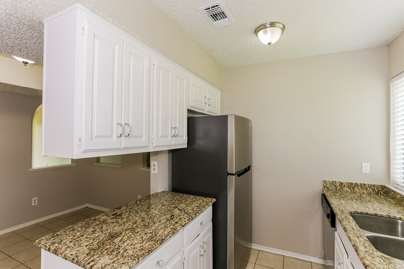 2,065/Mo, 2505 Crown Circle Garland, TX 75044 Kitchen View
