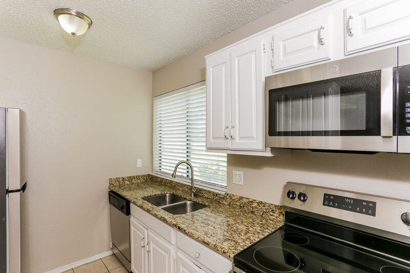 2,065/Mo, 2505 Crown Circle Garland, TX 75044 Kitchen View 3