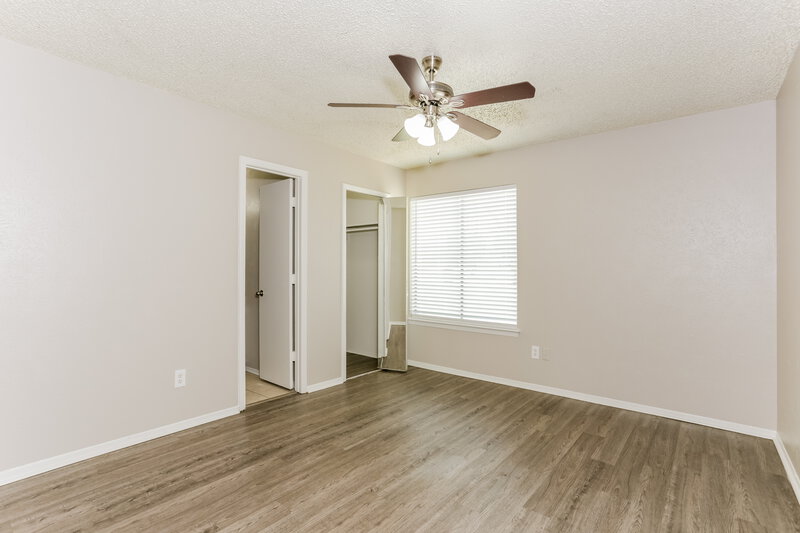 2,065/Mo, 2505 Crown Circle Garland, TX 75044 Main Bedroom View