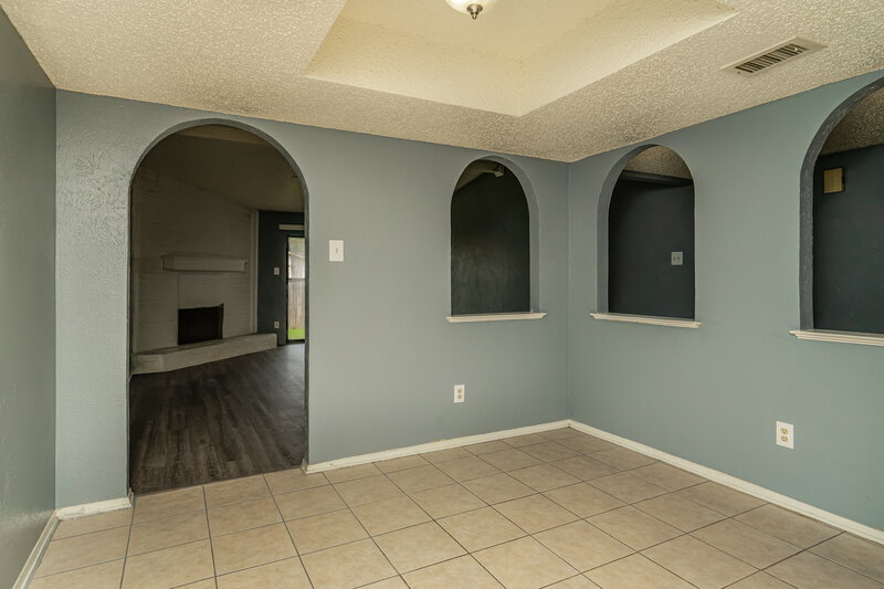 2,230/Mo, 2505 Crown Circle Garland, TX 75044 Dining Room View 2