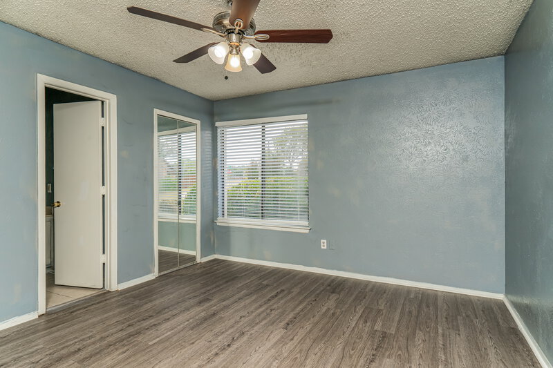 2,230/Mo, 2505 Crown Circle Garland, TX 75044 Main Bedroom View