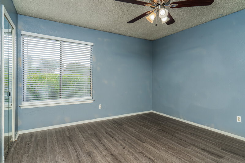 2,230/Mo, 2505 Crown Circle Garland, TX 75044 Main Bedroom View 2