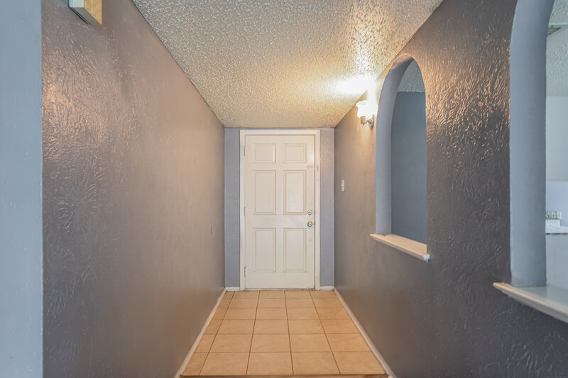 2,230/Mo, 2505 Crown Circle Garland, TX 75044 Hallway View