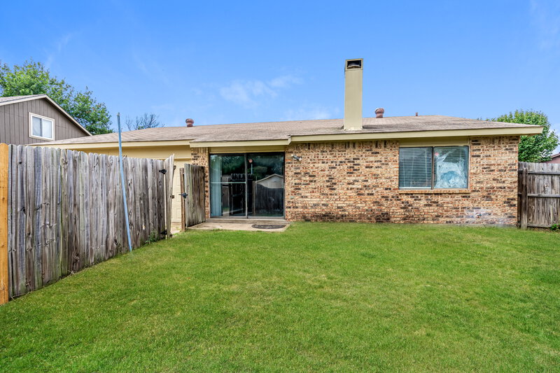 2,230/Mo, 2505 Crown Circle Garland, TX 75044 Rear View 2