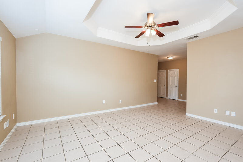 2,295/Mo, 1734 Avenue E Grand Prairie, TX 75051 Living Room View