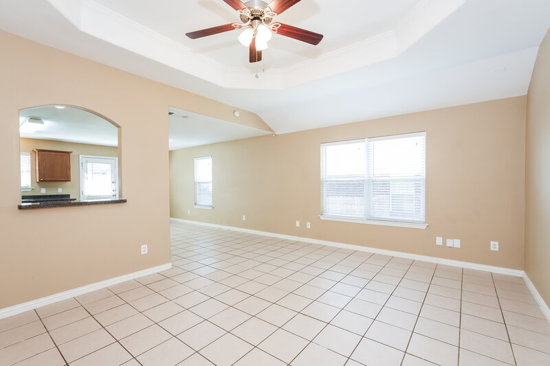 2,295/Mo, 1734 Avenue E Grand Prairie, TX 75051 Living Room View 2