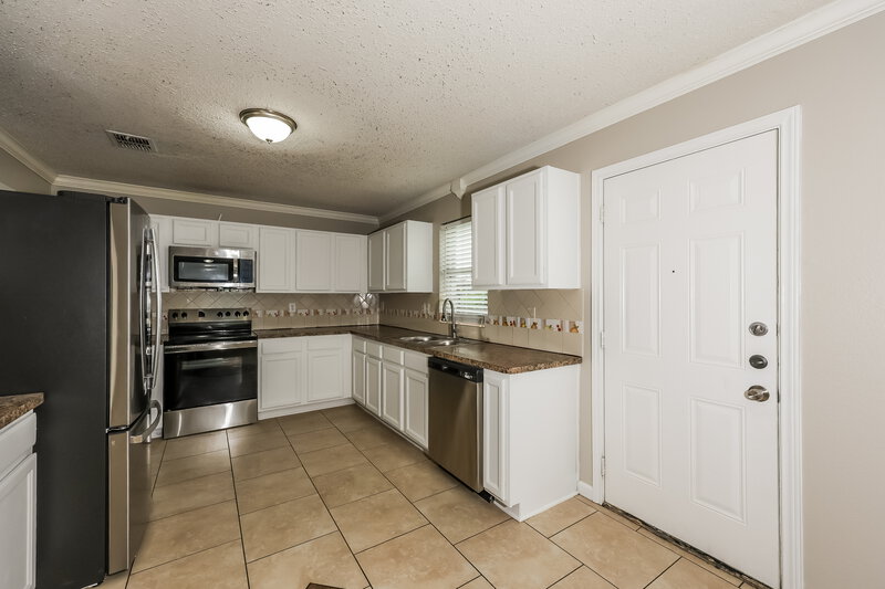 2,935/Mo, 3115 Teodoro Dr Grand Prairie, TX 75052 Kitchen View