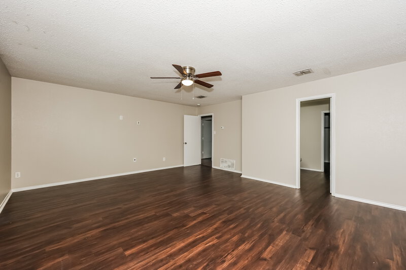 2,935/Mo, 3115 Teodoro Dr Grand Prairie, TX 75052 Main Bedroom View 2
