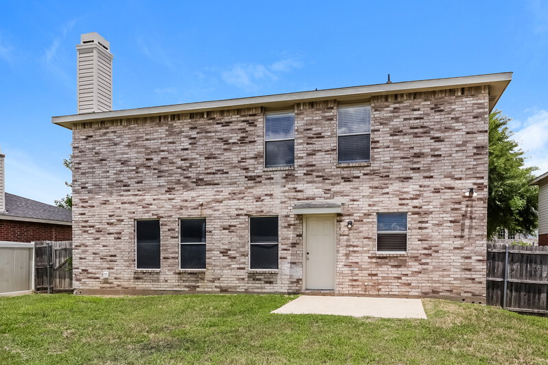2,935/Mo, 3115 Teodoro Dr Grand Prairie, TX 75052 Rear View