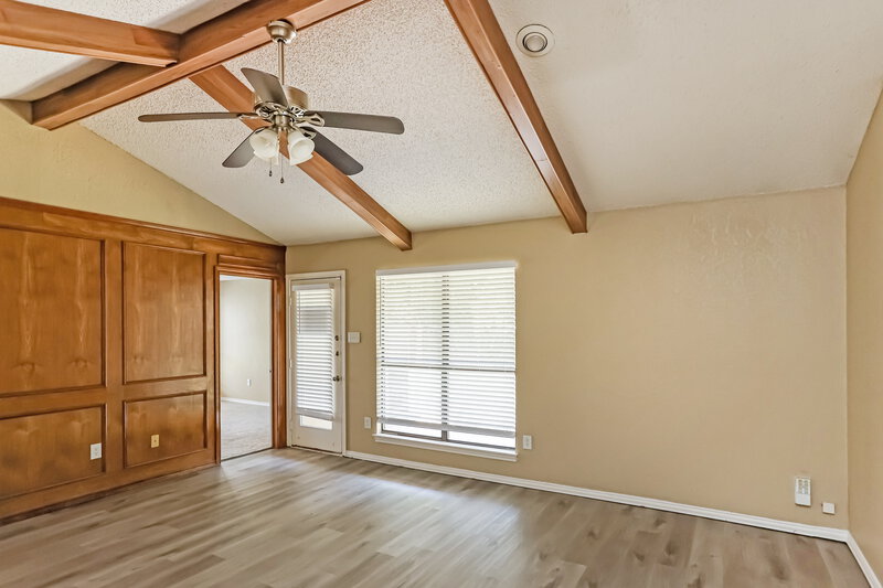 2,260/Mo, 2206 Brim Ct Grand Prairie, TX 75052 Living Room View 2