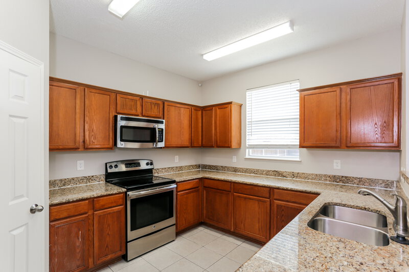 3,000/Mo, 4941 Winding Trail Grand Prairie, TX 75052 Kitchen View