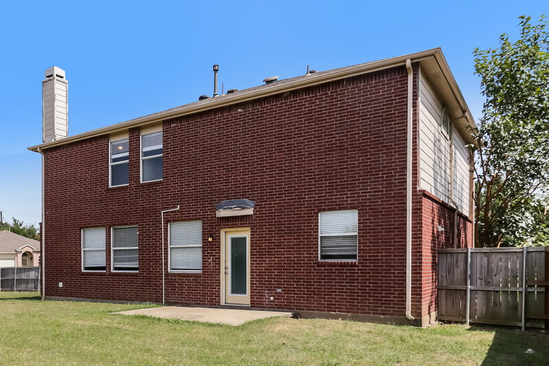 3,000/Mo, 4941 Winding Trail Grand Prairie, TX 75052 Rear View
