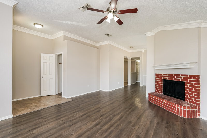 2,385/Mo, 1004 Chancellorsville Pkwy Grand Prairie, TX 75052 Living Room View
