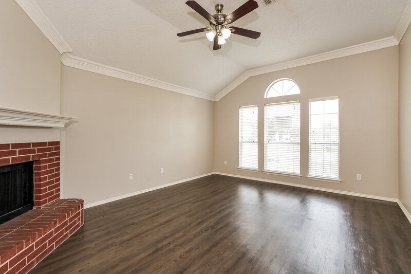 2,385/Mo, 1004 Chancellorsville Pkwy Grand Prairie, TX 75052 Living Room View 2