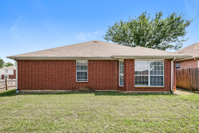 2,385/Mo, 1004 Chancellorsville Pkwy Grand Prairie, TX 75052 Rear View 2
