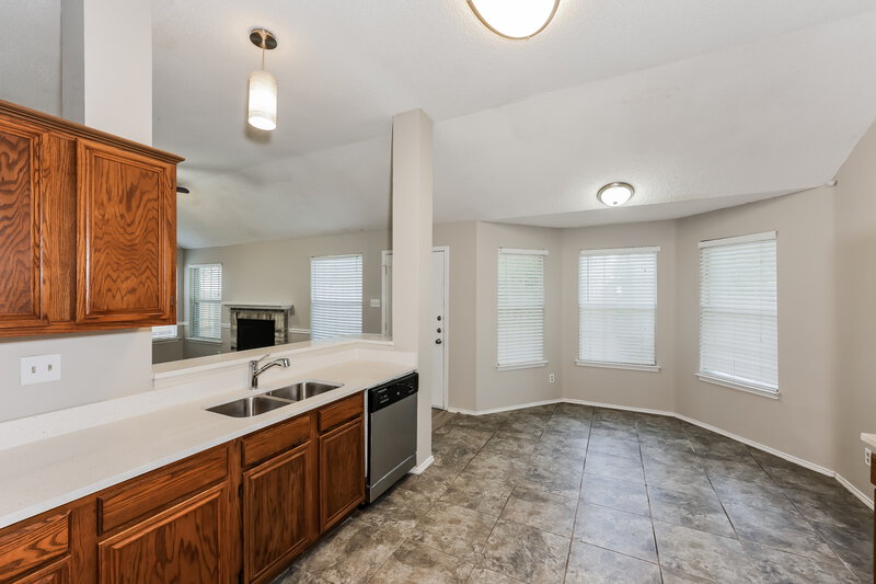 4,690/Mo, 4324 Endicott Dr Grand Prairie, TX 75052 Kitchen View