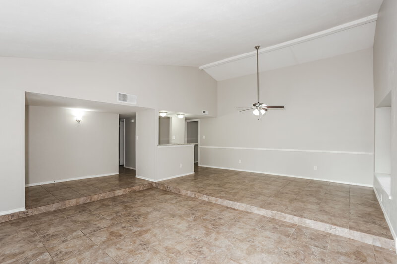 2,185/Mo, 626 Redwood Dr Grand Prairie, TX 75052 Living Room View