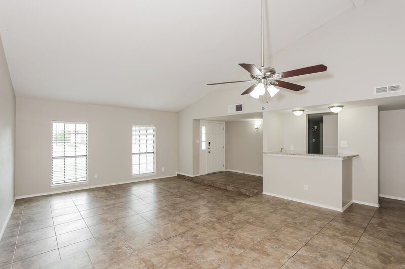 2,185/Mo, 626 Redwood Dr Grand Prairie, TX 75052 Living Room View 2