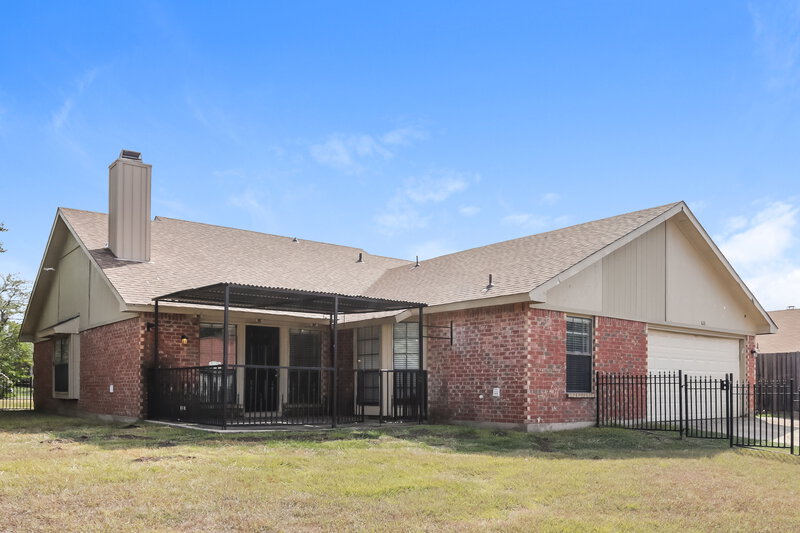 2,185/Mo, 626 Redwood Dr Grand Prairie, TX 75052 Rear View