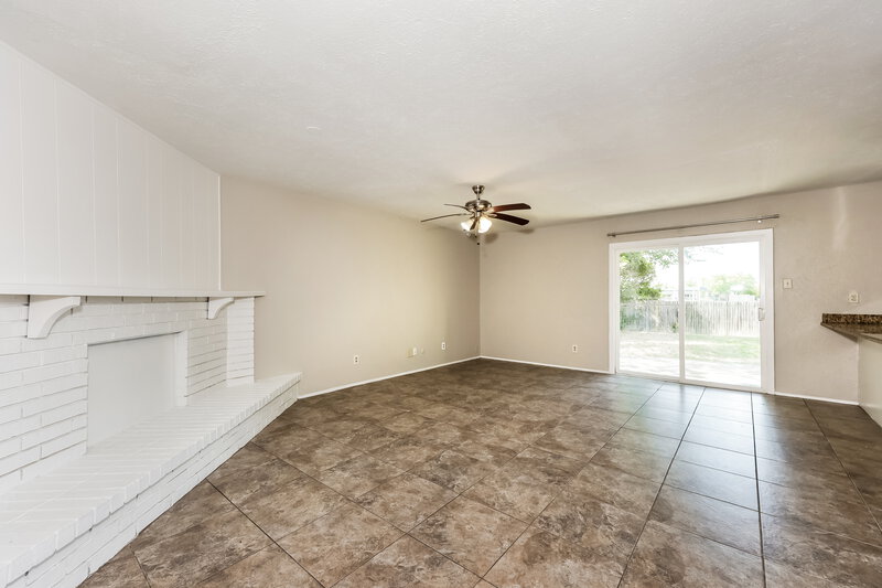 2,135/Mo, 1522 Independence Trail Grand Prairie, TX 75052 Living Room View
