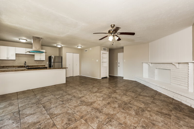 2,135/Mo, 1522 Independence Trail Grand Prairie, TX 75052 Living Room View 3