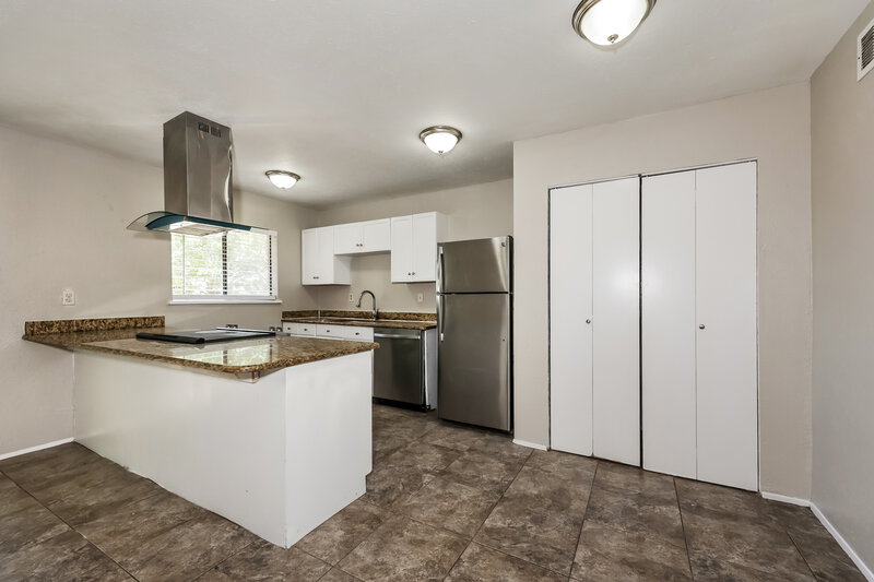 2,135/Mo, 1522 Independence Trail Grand Prairie, TX 75052 Kitchen View 4