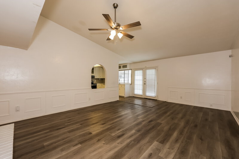 2,100/Mo, 2117 Blue Ridge Trail Grand Prairie, TX 75052 Living Room View