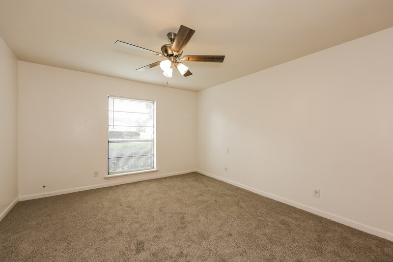 2,100/Mo, 2117 Blue Ridge Trail Grand Prairie, TX 75052 Main Bedroom View