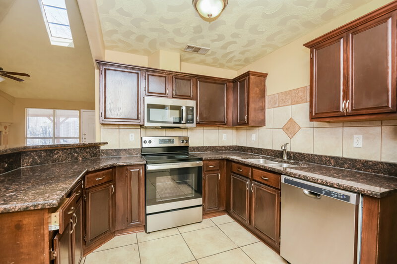 2,415/Mo, 3046 Rustlewind Ln Grand Prairie, TX 75052 Kitchen View 3