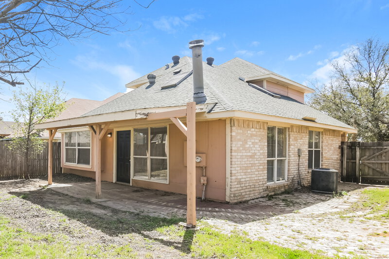 2,415/Mo, 3046 Rustlewind Ln Grand Prairie, TX 75052 Rear View