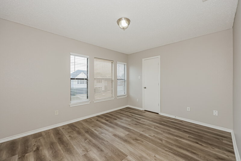 1,715/Mo, 3149 Pine Valley Dr Grand Prairie, TX 75052 Bedroom View 2