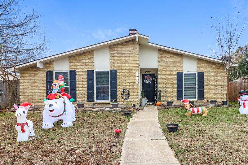 2,215/Mo, 1917 Montana Trail Grand Prairie, TX 75052 External View