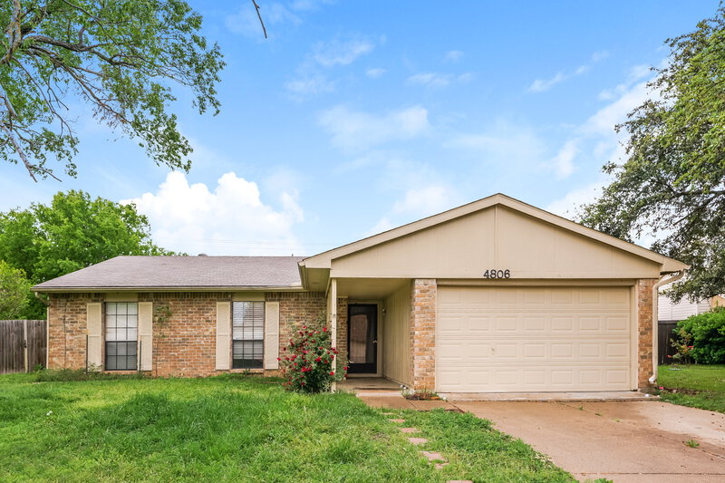 0/Mo, 4806 Cactus Trail Grand Prairie, TX 75052 External View