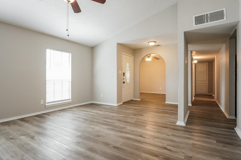 2,075/Mo, 1702 Clark Trail Grand Prairie, TX 75052 Living Room View 2