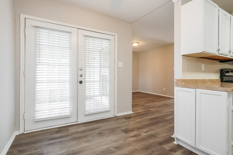 2,075/Mo, 1702 Clark Trail Grand Prairie, TX 75052 Breakfast Nook View