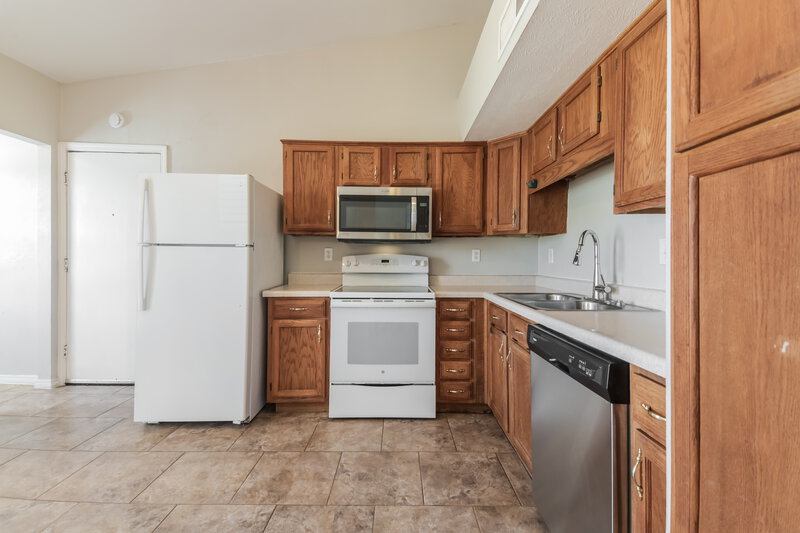 2,005/Mo, 5609 Powers St The Colony, TX 75056 Kitchen View