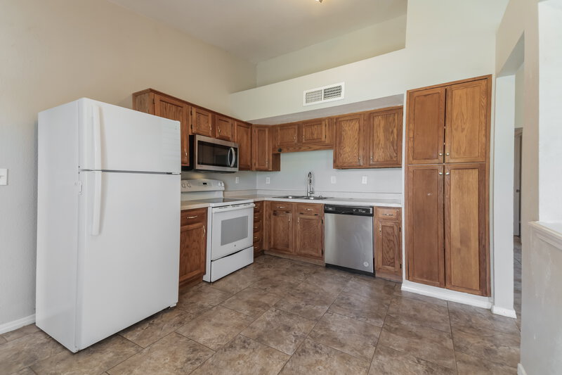 2,005/Mo, 5609 Powers St The Colony, TX 75056 Kitchen View 2