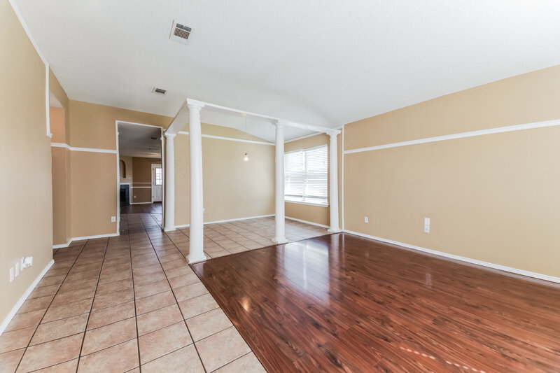 2,015/Mo, 1029 Lakeview Ct Little Elm, TX 75068 Living Room View