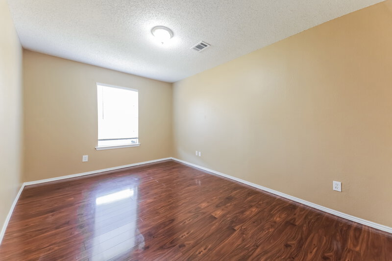 2,015/Mo, 1029 Lakeview Ct Little Elm, TX 75068 Bedroom View 2