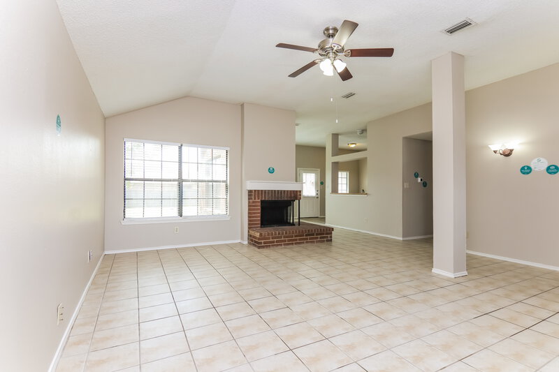 2,240/Mo, 9228 Willard St Rowlett, TX 75088 Living Room View 2